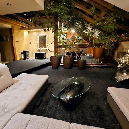 69 - Old Town, 125m2, Free Parking, View Lägenhet Bratislava